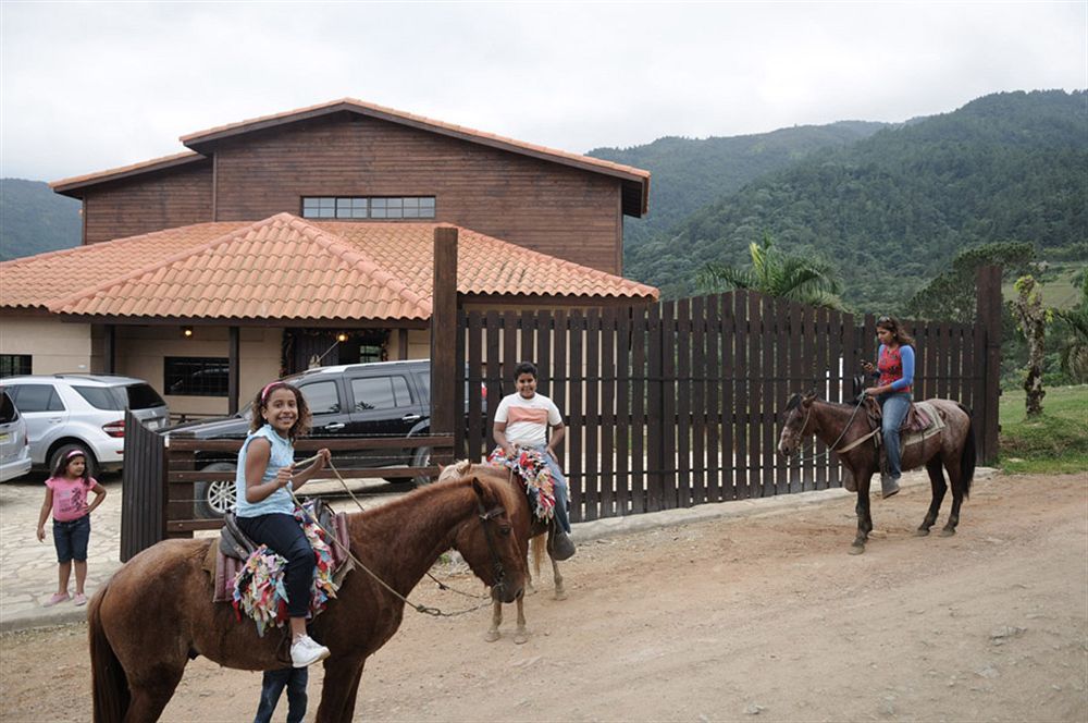 Hotel Rancho La Aurora جاراباكو المظهر الخارجي الصورة